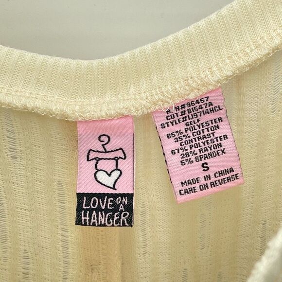 Love On A Hanger Womens Roll Tab Sleeve Shirt Faux Button Scoop Neck Cream Small - Picture 9 of 13
